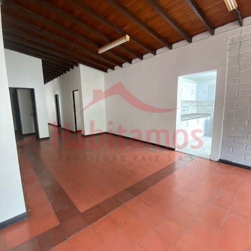 Casa de 10 alcobas en venta en Simon Bolivar, Medellín, 226 m² · foto 17 de 24