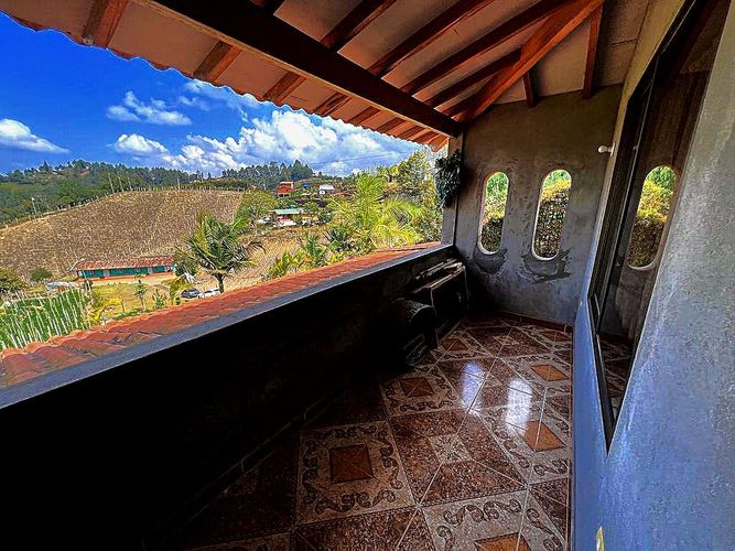 Casa de 4 alcobas en venta en Los Pinos, Rionegro · foto 9 de 17