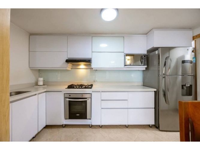 Apartamento de 3 alcobas en venta en Castropol, Medellín, 87 m² · foto 3 de 12