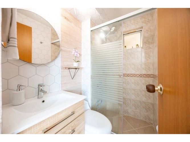 Apartamento de 3 alcobas en venta en Castropol, Medellín, 87 m² · foto 5 de 12