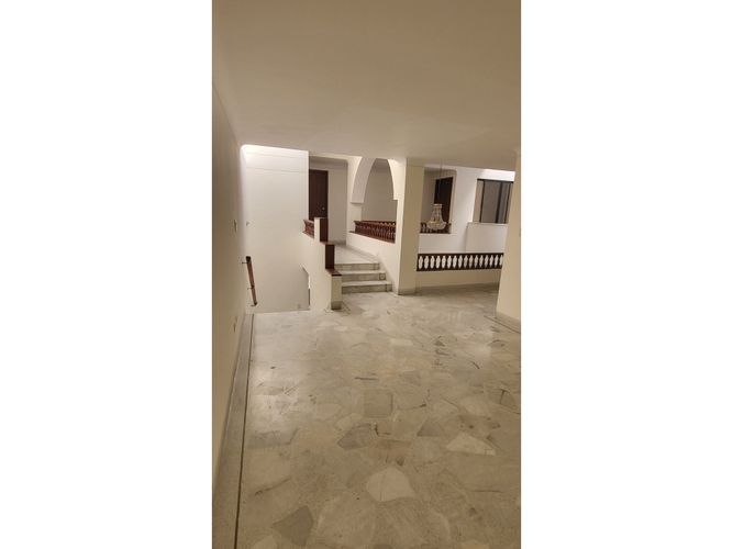 Casa de 4 alcobas en venta en El Ingenio, Cali, 300 m² · foto 2 de 20