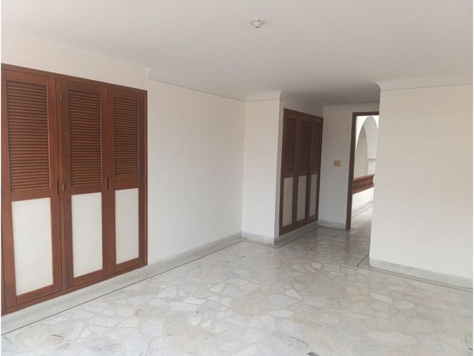 Casa de 4 alcobas en venta en El Ingenio, Cali, 300 m² · foto 17 de 20