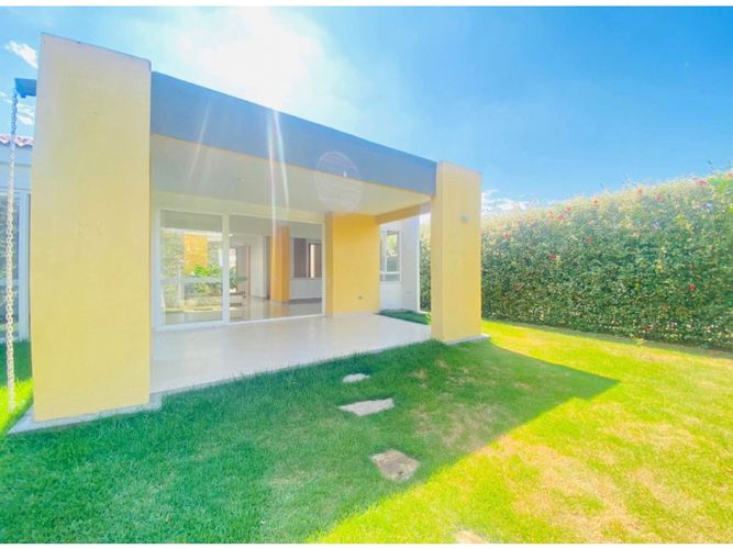 Casa de 3 alcobas en venta en El Castillo, Jamundí, 170 m² · foto 8 de 10