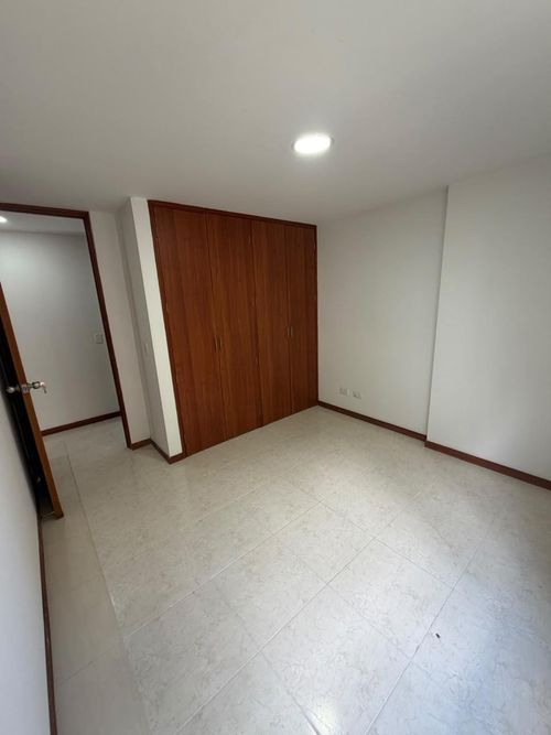 Apartamento de 3 alcobas en arriendo en Loma De Los Gonzalez, Medellín, 140 m² · foto 10 de 14