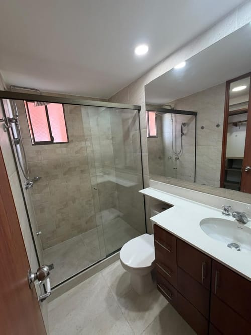 Apartamento de 3 alcobas en arriendo en Loma De Los Gonzalez, Medellín, 140 m² · foto 12 de 14