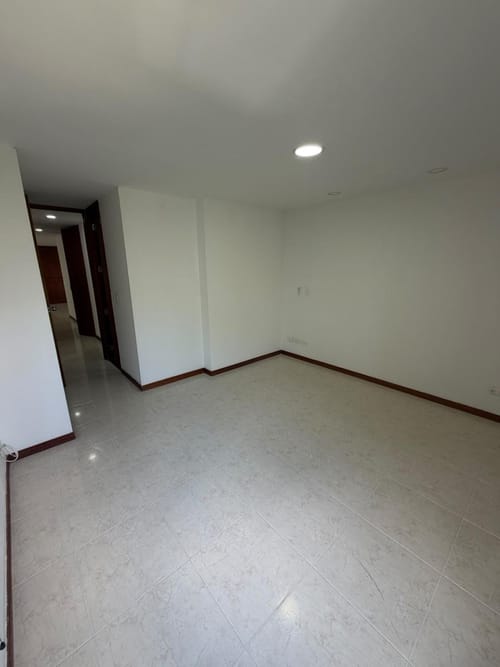 Apartamento de 3 alcobas en arriendo en Loma De Los Gonzalez, Medellín, 140 m² · foto 13 de 14
