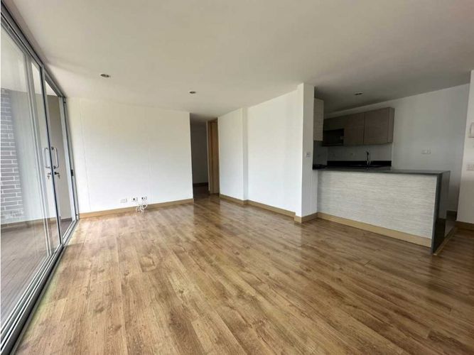 Apartamento de 3 alcobas en arriendo en El Castillo, Medellín, 100 m² · foto 4 de 17