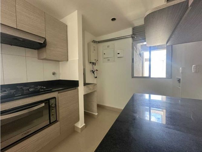 Apartamento de 3 alcobas en arriendo en El Castillo, Medellín, 100 m² · foto 5 de 17