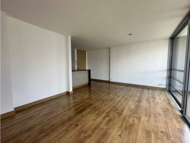 Apartamento de 3 alcobas en arriendo en El Castillo, Medellín, 100 m² · foto 7 de 17