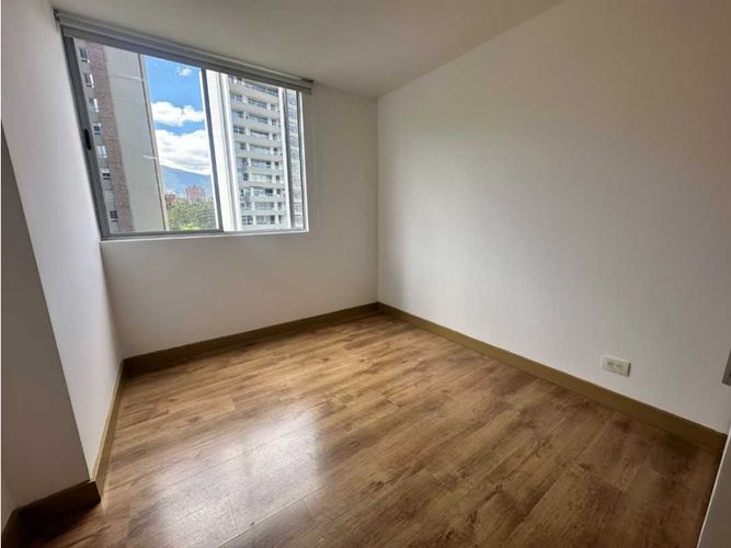 Apartamento de 3 alcobas en arriendo en El Castillo, Medellín, 100 m² · foto 8 de 17