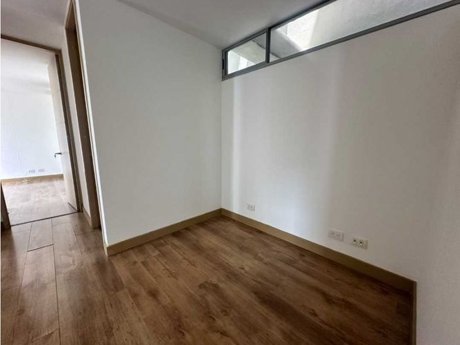 Apartamento de 3 alcobas en arriendo en El Castillo, Medellín, 100 m² · foto 9 de 17