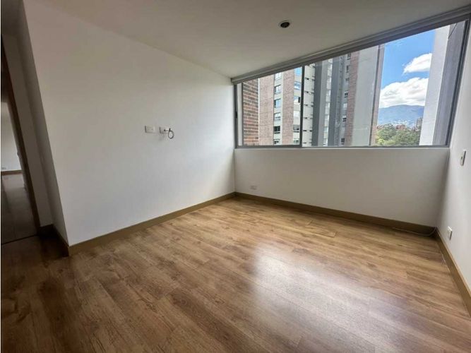 Apartamento de 3 alcobas en arriendo en El Castillo, Medellín, 100 m² · foto 11 de 17