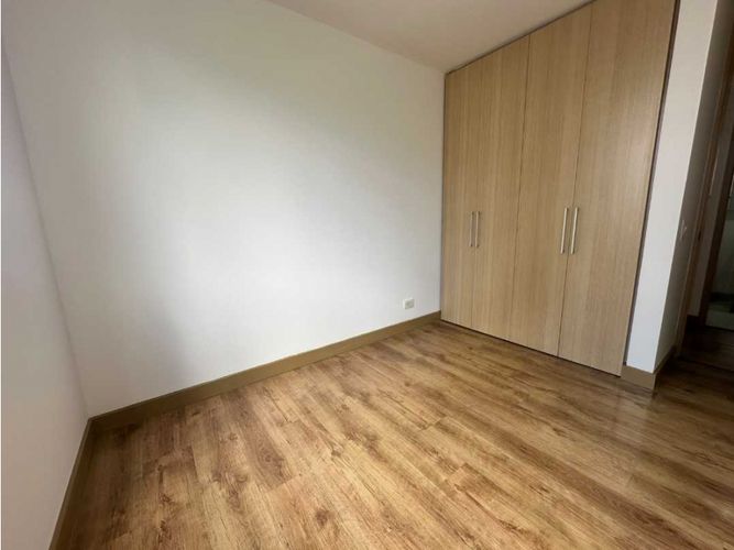 Apartamento de 3 alcobas en arriendo en El Castillo, Medellín, 100 m² · foto 12 de 17