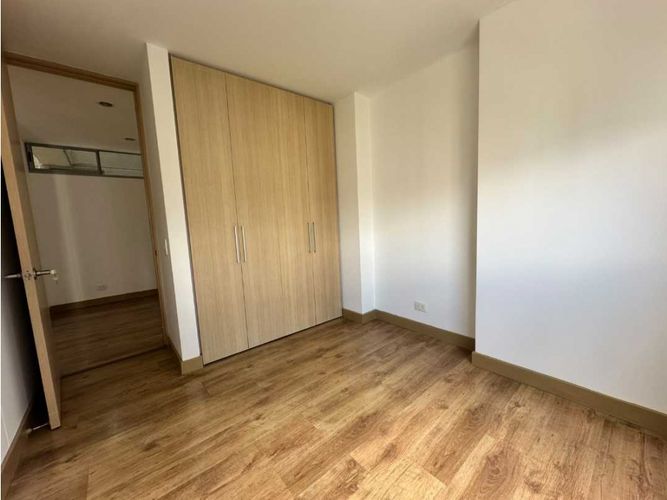 Apartamento de 3 alcobas en arriendo en El Castillo, Medellín, 100 m² · foto 15 de 17