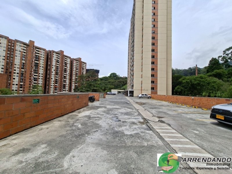 Apartamento en venta en Fatima, Itagüí · foto 2 de 18