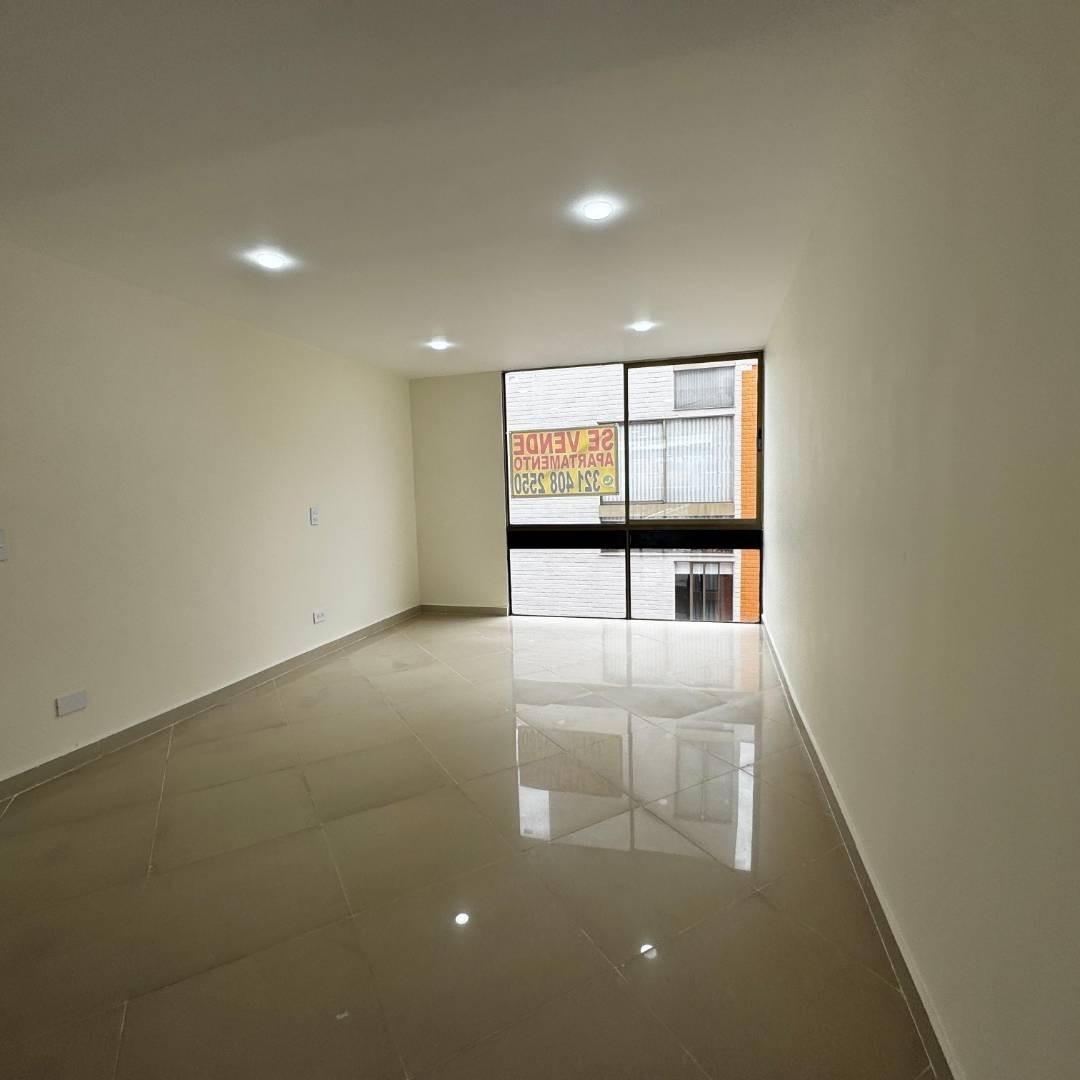 Apartamento en venta en Santa Maria Del Lago, Bogotá · foto 3 de 24