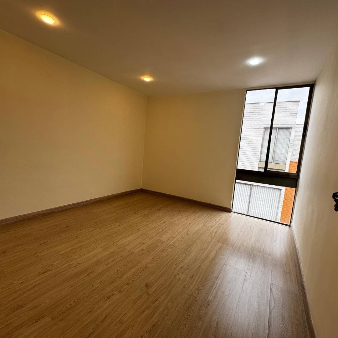 Apartamento en venta en Santa Maria Del Lago, Bogotá · foto 9 de 24