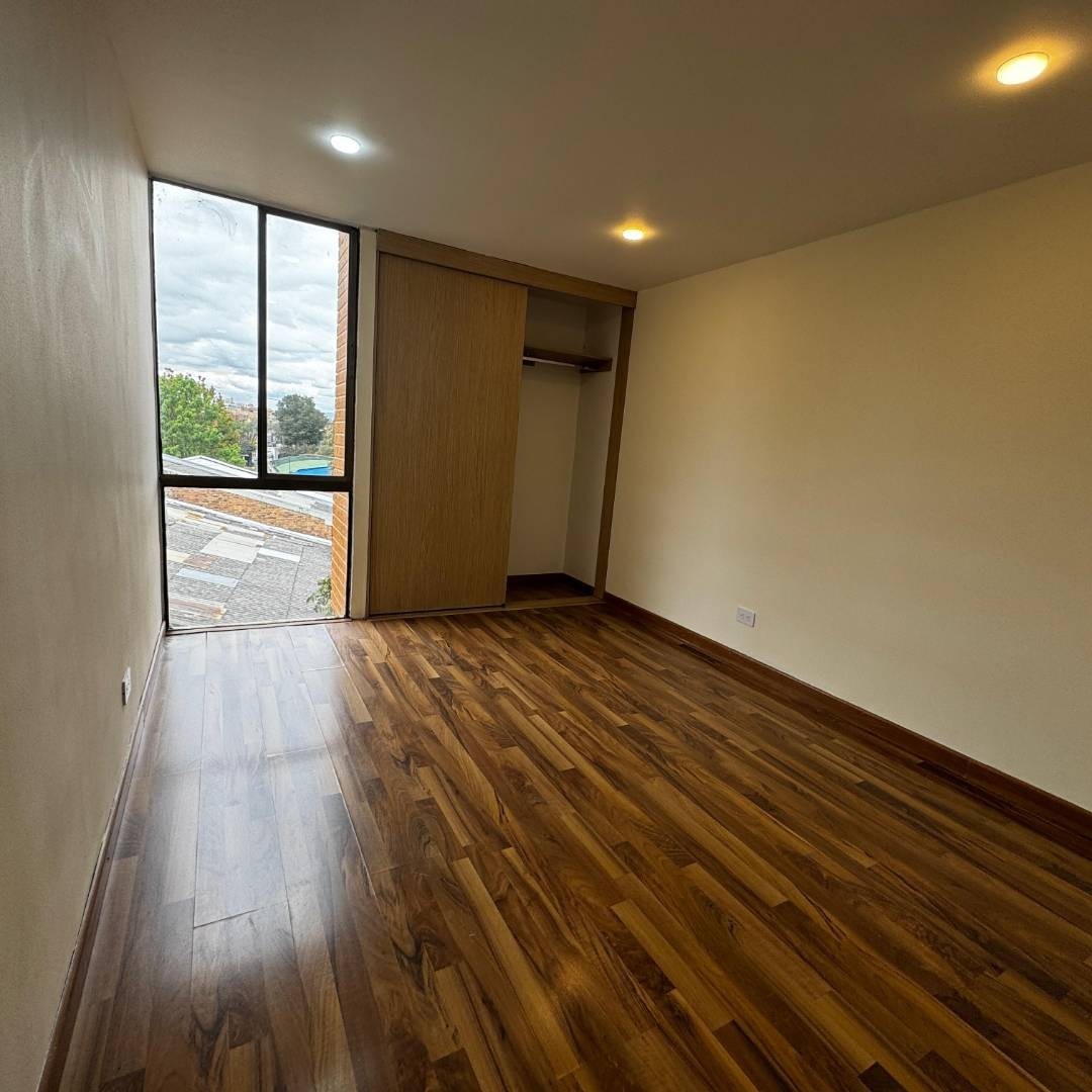 Apartamento en venta en Santa Maria Del Lago, Bogotá · foto 10 de 24