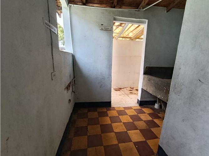 Casa de 5 alcobas en venta en Robledo, Medellín, 372 m² · foto 15 de 24
