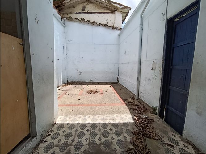 Casa de 5 alcobas en venta en Robledo, Medellín, 372 m² · foto 18 de 24