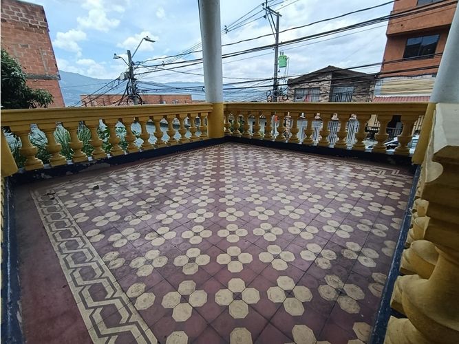 Casa de 5 alcobas en venta en Robledo, Medellín, 372 m² · foto 20 de 24