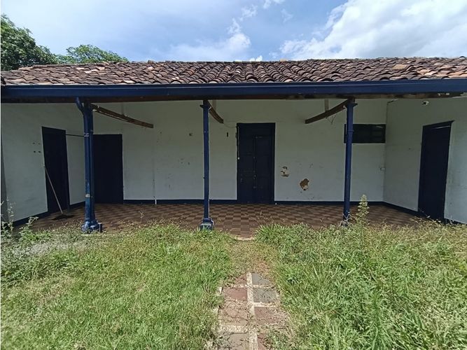 Casa de 5 alcobas en venta en Robledo, Medellín, 372 m² · foto 23 de 24