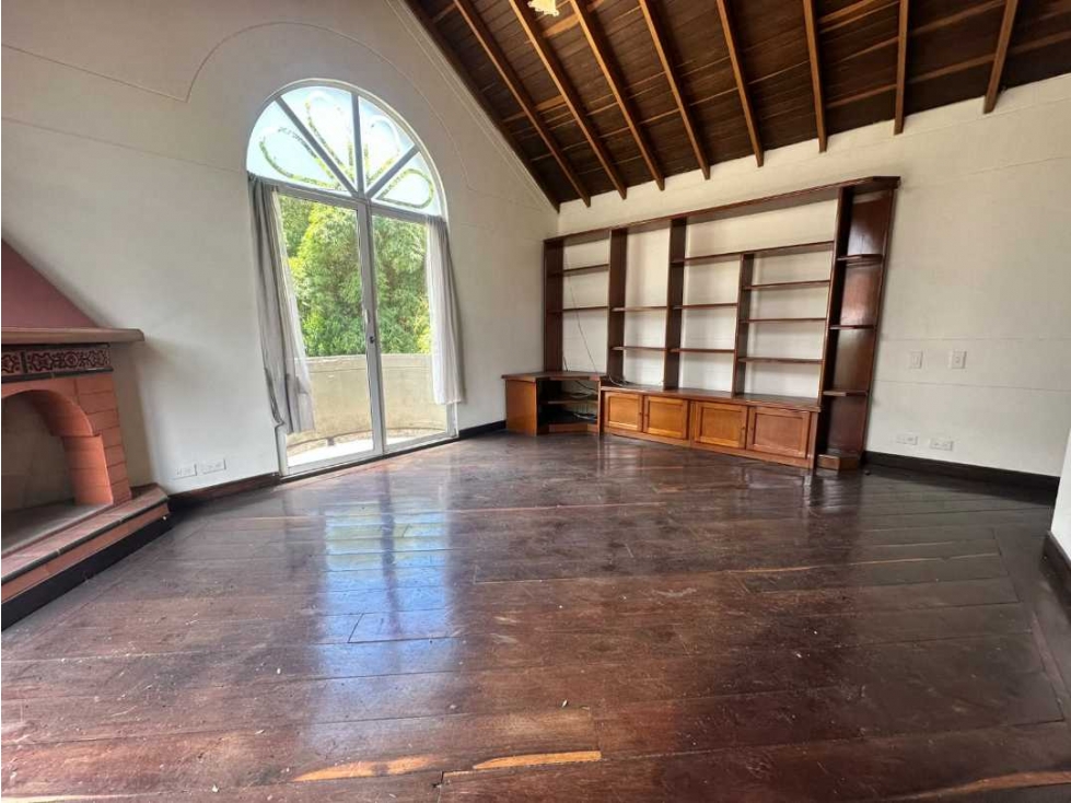 Casa en arriendo en El Poblado, Medellín · foto 2 de 24