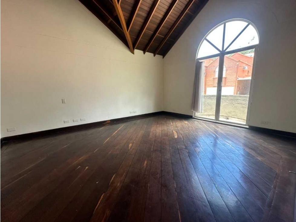 Casa en arriendo en El Poblado, Medellín · foto 4 de 24