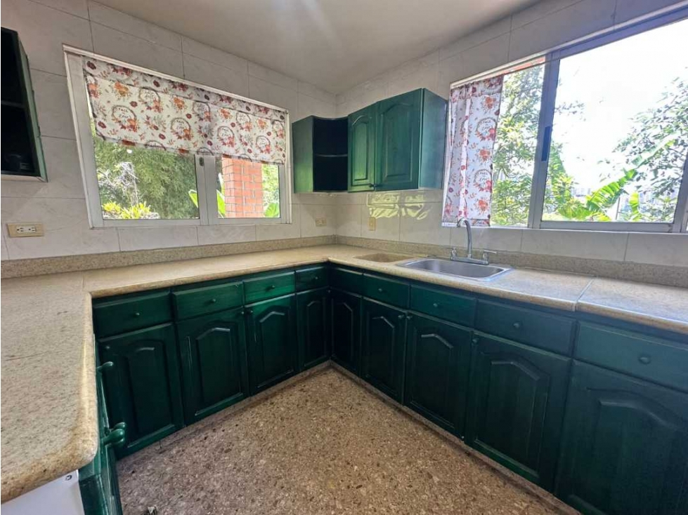 Casa en arriendo en El Poblado, Medellín · foto 5 de 24