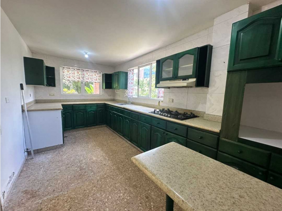 Casa en arriendo en El Poblado, Medellín · foto 7 de 24
