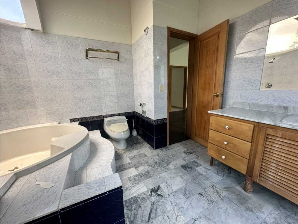Casa en arriendo en El Poblado, Medellín · foto 14 de 24