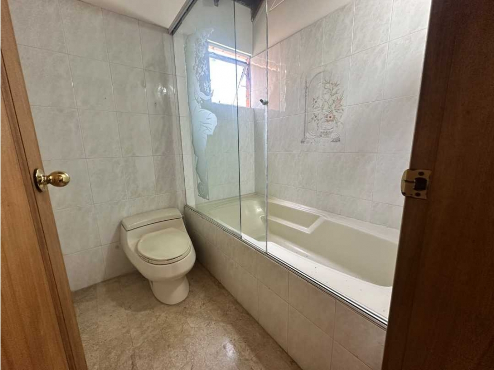 Casa en arriendo en El Poblado, Medellín · foto 15 de 24