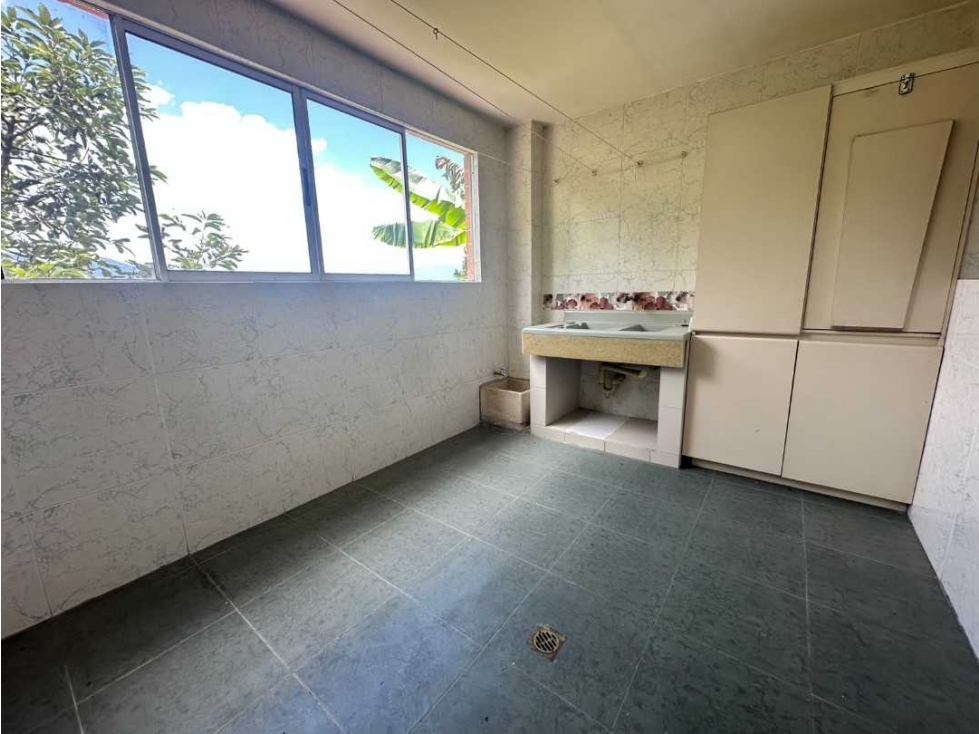 Casa en arriendo en El Poblado, Medellín · foto 19 de 24