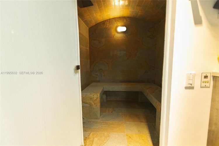 Casa de 5 alcobas en venta en Las Palmas, Envigado, 1032 m² · foto 16 de 20
