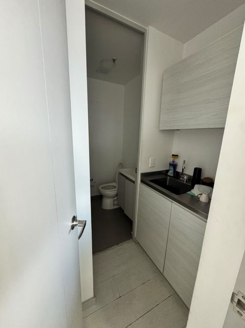 Oficina en arriendo en Las Vegas, Envigado, 57 m² · foto 2 de 3