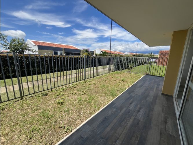 Casa de 3 alcobas en venta en El Castillo, Jamundí, 150 m² · foto 3 de 20