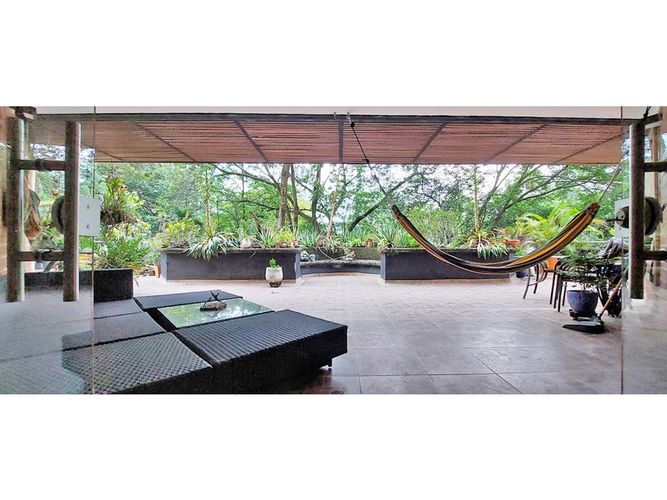Apartamento de 3 alcobas en venta en La Tomatera, Medellín, 340 m² · foto 2 de 18