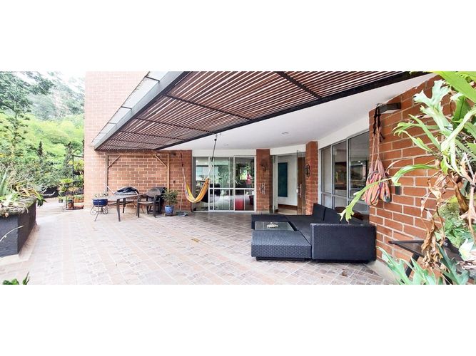 Apartamento de 3 alcobas en venta en La Tomatera, Medellín, 340 m² · foto 3 de 18