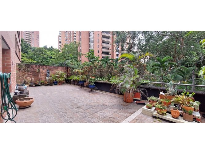 Apartamento de 3 alcobas en venta en La Tomatera, Medellín, 340 m² · foto 4 de 18