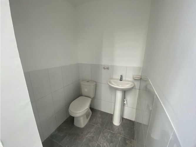 Bodega en arriendo en El Centro, Manizales, 2820 m² · foto 6 de 11
