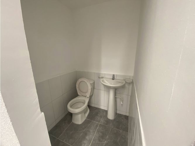 Bodega en arriendo en El Centro, Manizales, 2820 m² · foto 7 de 11
