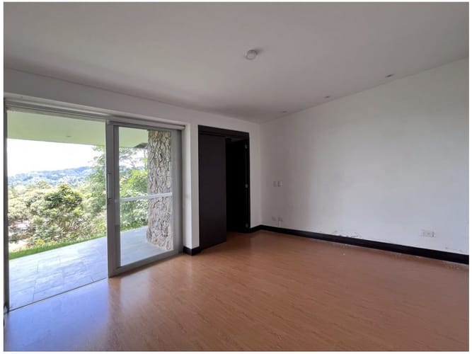Casa de 3 alcobas en venta en El Porvenir, Rionegro, 450 m² · foto 13 de 21
