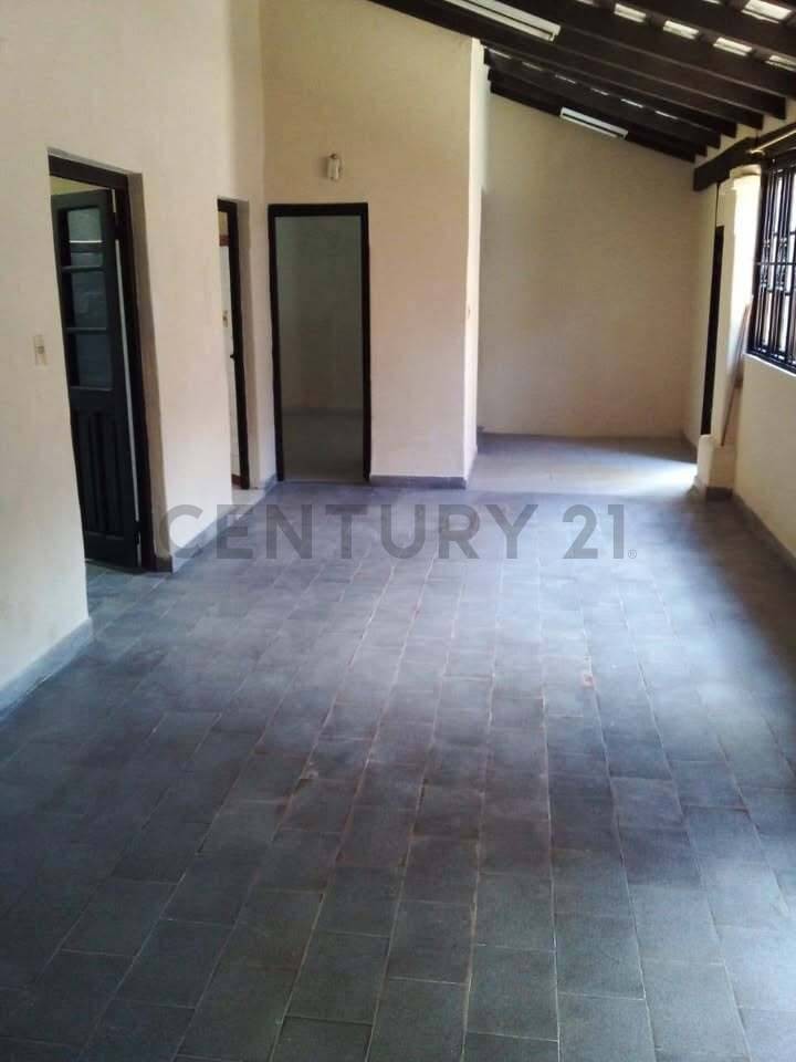 EN VENTA | Casa Con 2 Departamentos Independientes En Dr. Francia — foto 2