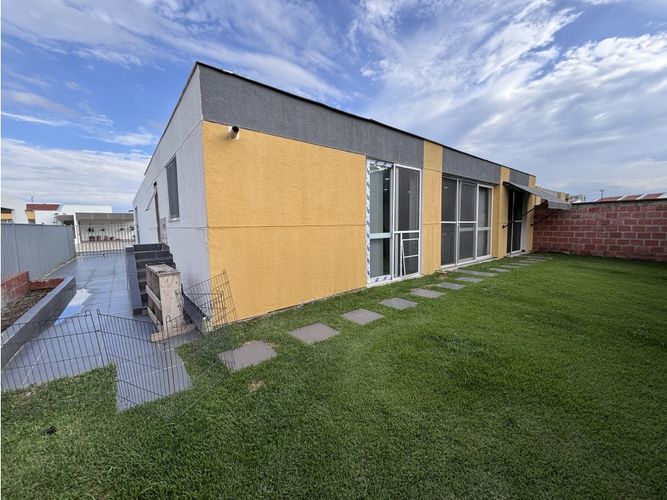 Casa de 3 alcobas en venta en El Castillo, Jamundí, 209 m² · foto 4 de 24