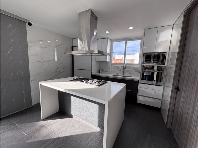 Casa de 3 alcobas en venta en El Castillo, Jamundí, 209 m² · foto 5 de 24
