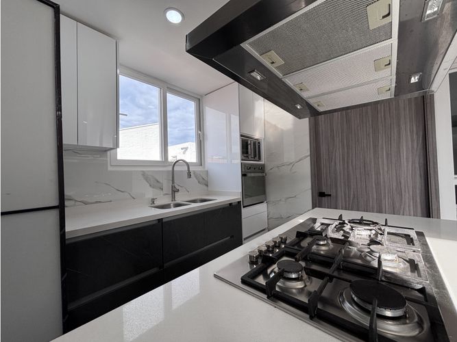Casa de 3 alcobas en venta en El Castillo, Jamundí, 209 m² · foto 6 de 24