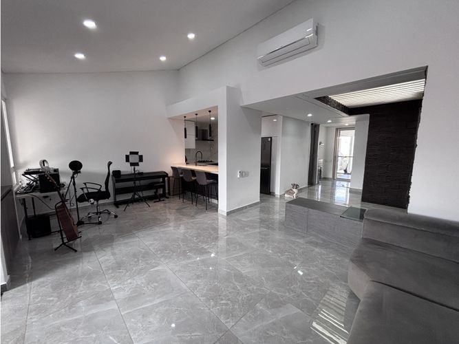 Casa de 3 alcobas en venta en El Castillo, Jamundí, 209 m² · foto 8 de 24