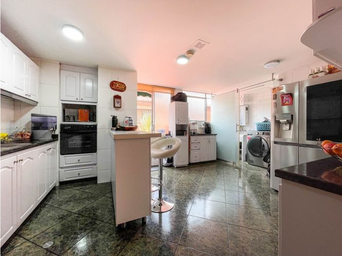 Apartamento de 3 alcobas en venta en Chicó Navarra, Bogotá, 134 m² · foto 7 de 20