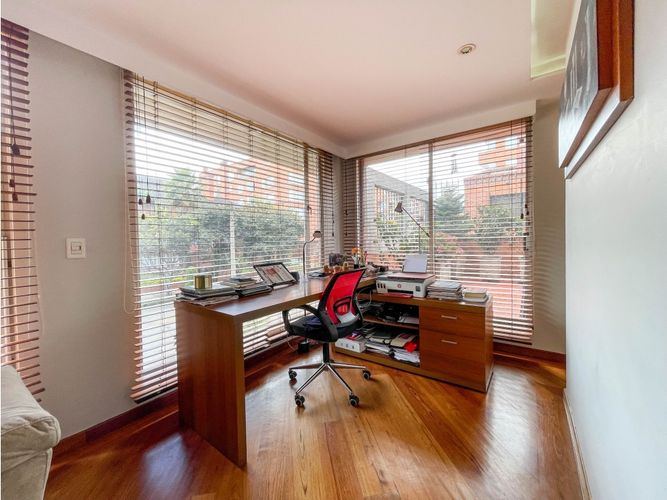 Apartamento de 3 alcobas en venta en Chicó Navarra, Bogotá, 134 m² · foto 9 de 20
