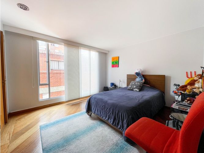 Apartamento de 3 alcobas en venta en Chicó Navarra, Bogotá, 134 m² · foto 18 de 20